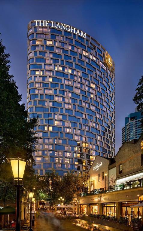 The Langham Shanghai Xintiandi Hotel Exterior photo